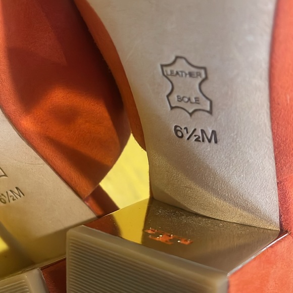 Tory Burch Salinas suede sandals - Picture 8 of 9